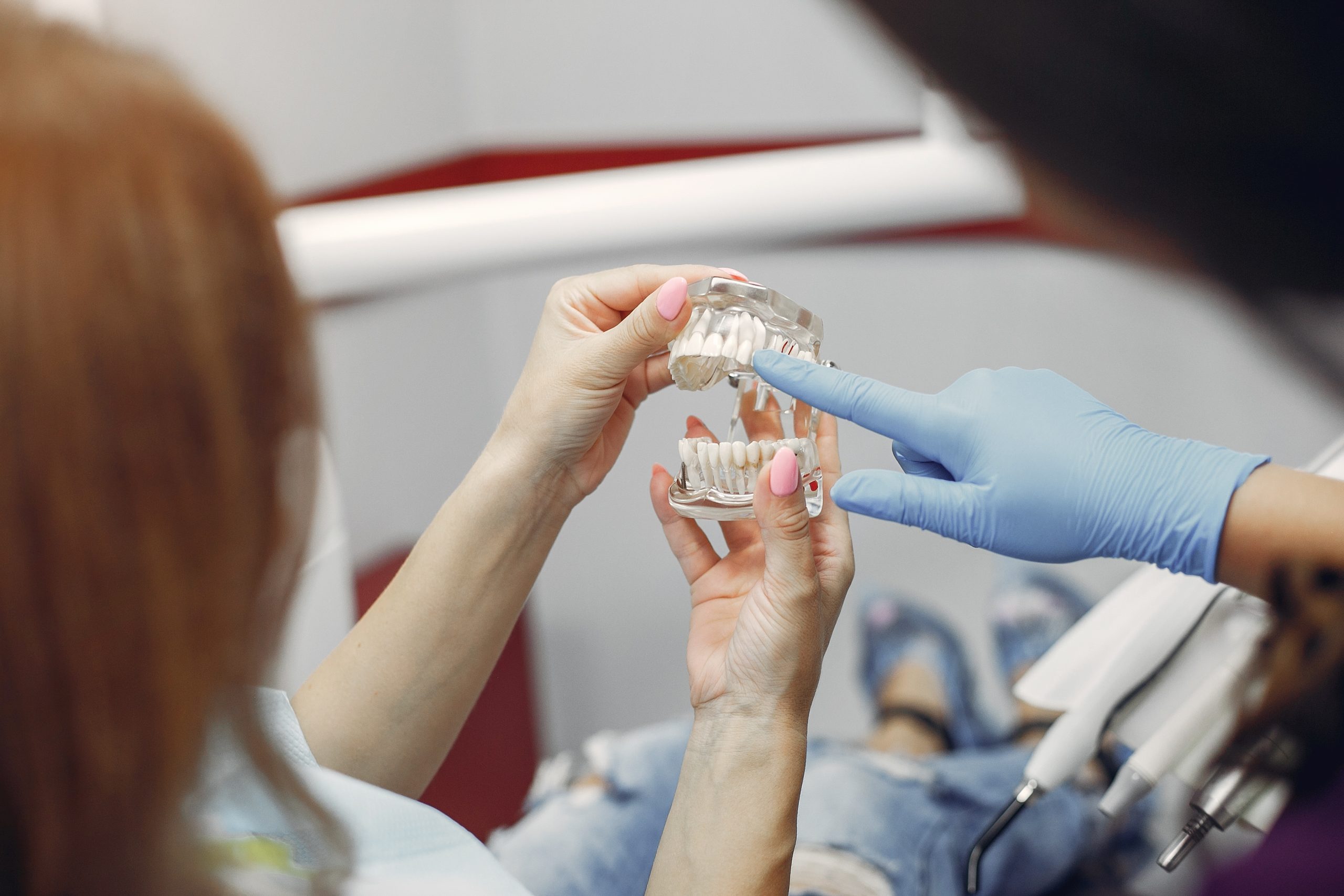 Fixed vs Removable Retainers
